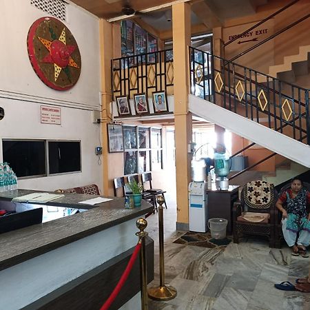 Kusum Hotel Dibrugarh Luaran gambar