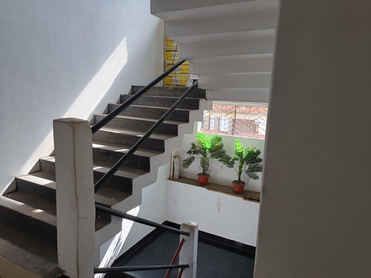 Kusum Hotel Dibrugarh Luaran gambar