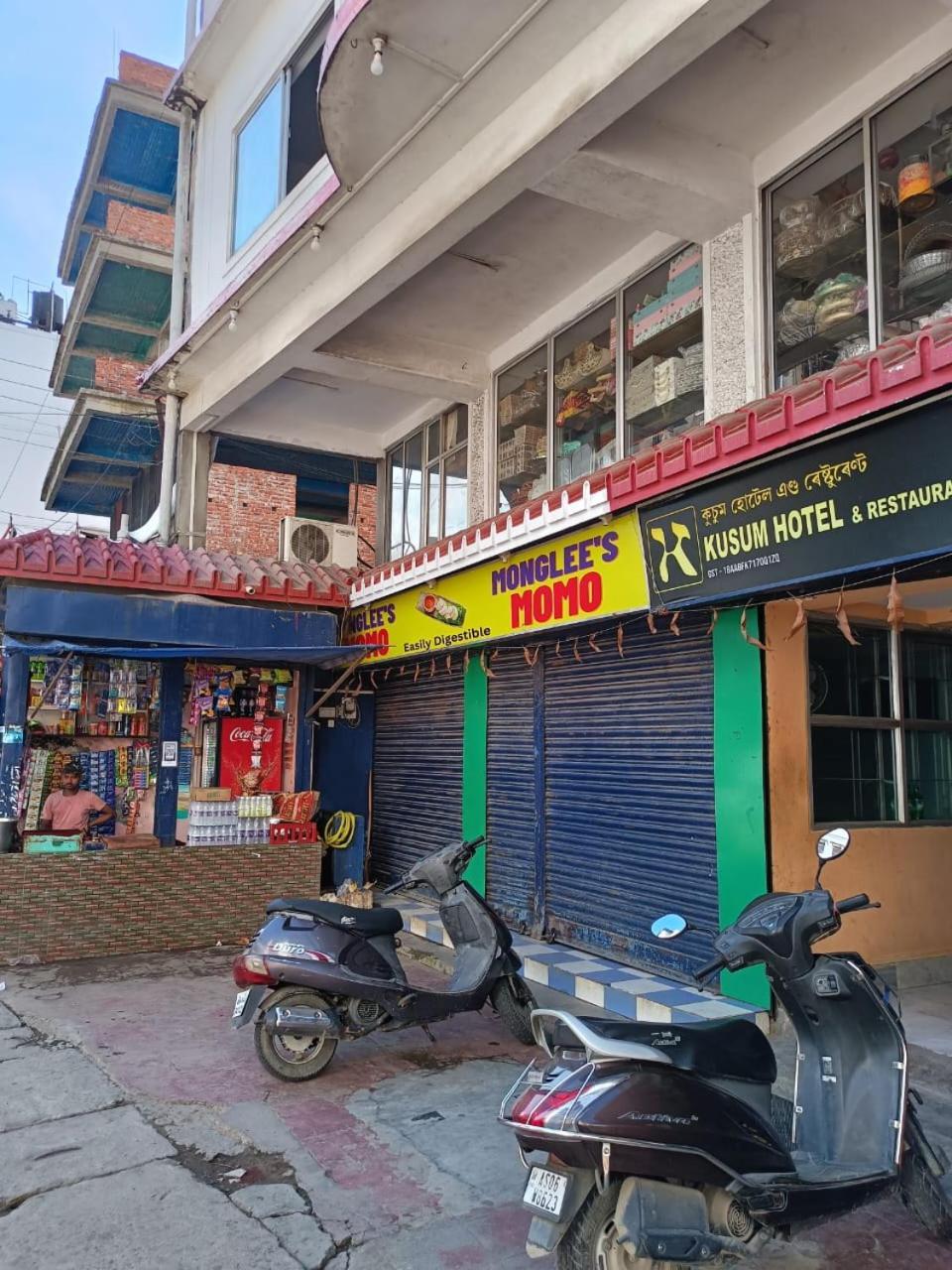 Kusum Hotel Dibrugarh Luaran gambar