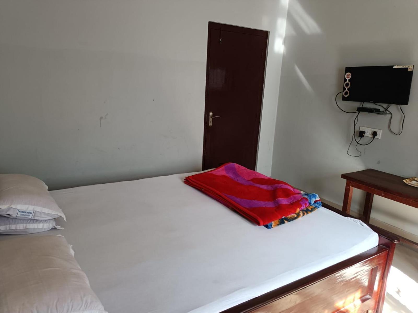 Kusum Hotel Dibrugarh Luaran gambar